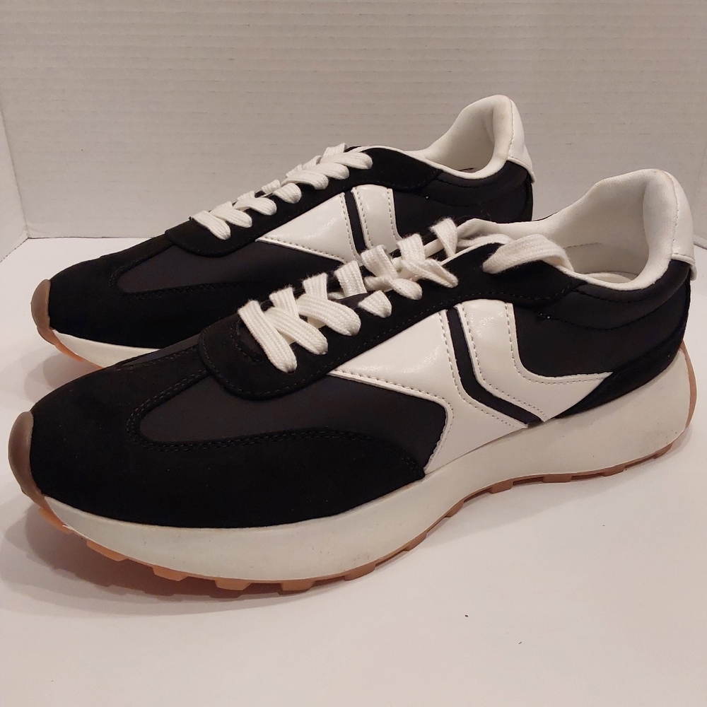 STEVE MADDEN KENDRIX 10W BRAND NEW IN BOX